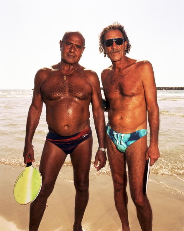 Мужчины на пляже