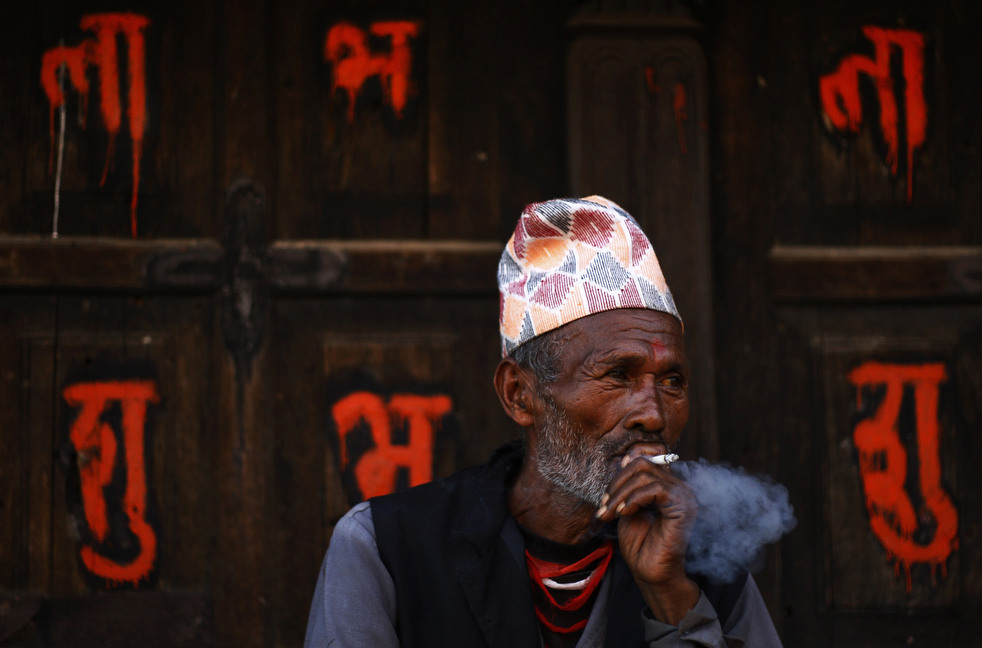 Пожилой житель Непала