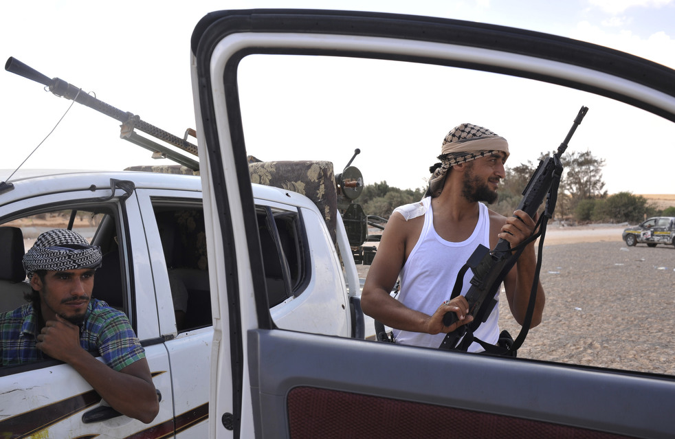 Ливийские повстанцы на позиции