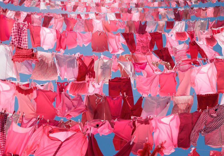 День борьбы против рака груди под девизом "Оденься в розовое!"
