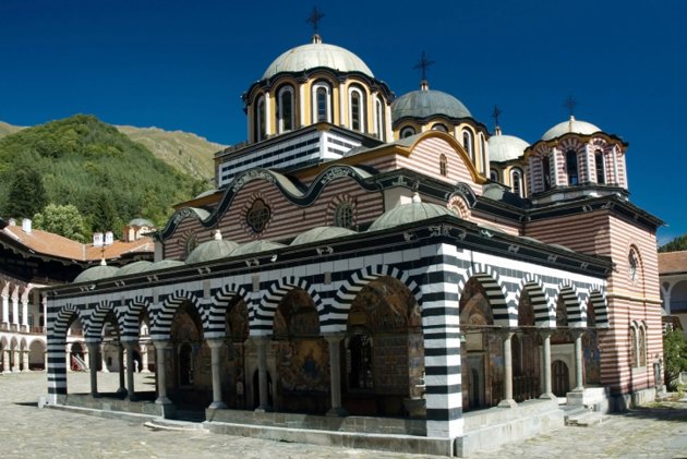 Макет Рильского монастыря из спичек.