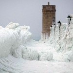 Фото дня: замерзшая набережная на Адриатике