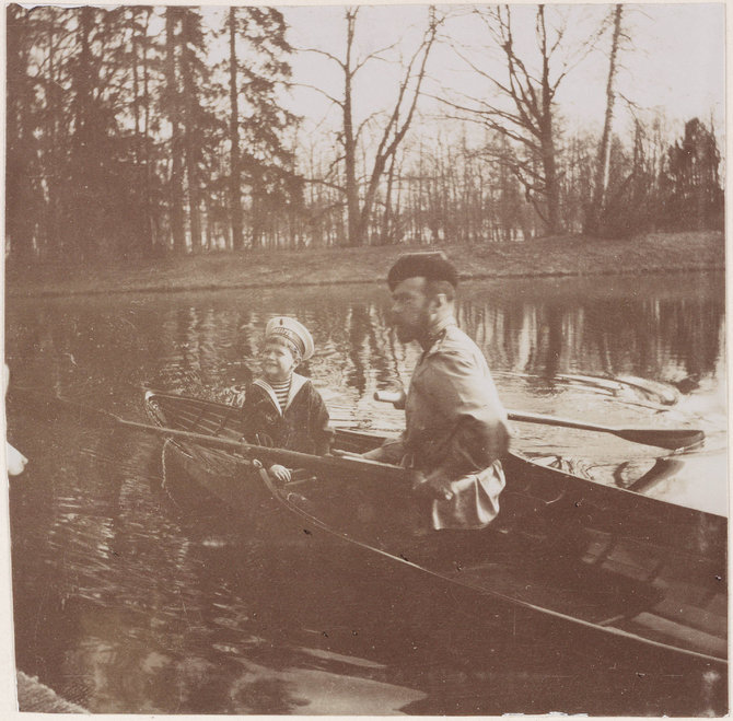 Фотографии семьи Романовых из архива Анны Вырубовой.
