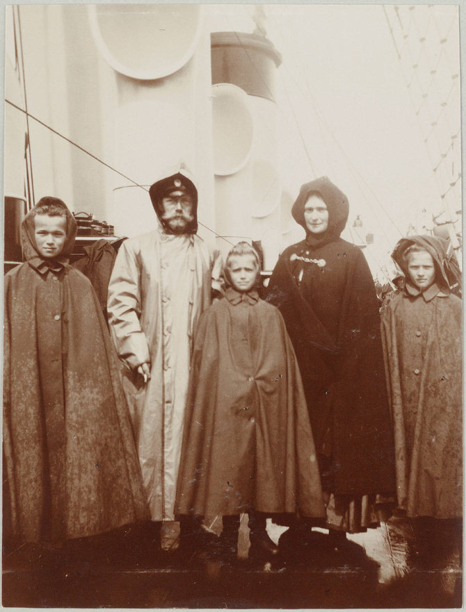 Фотографии семьи Романовых из архива Анны Вырубовой.