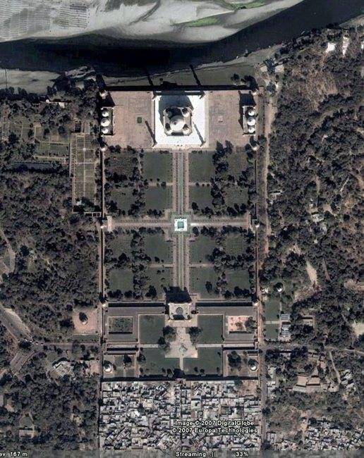 Самые знаменитые места мира в Google Earth.