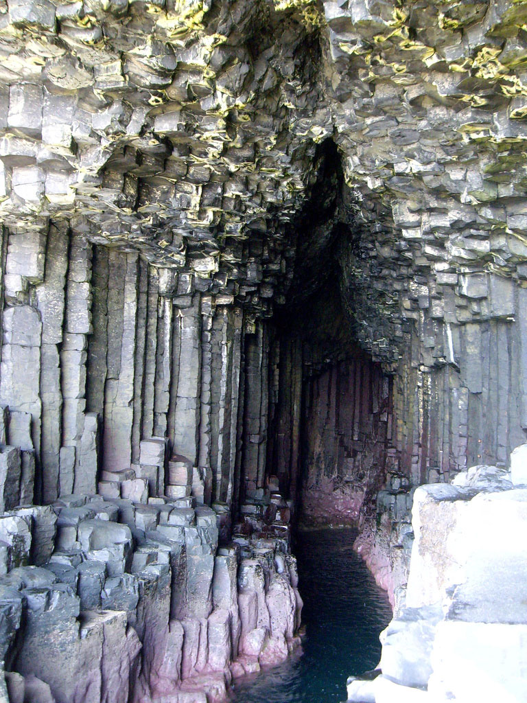 Пещера Фингала