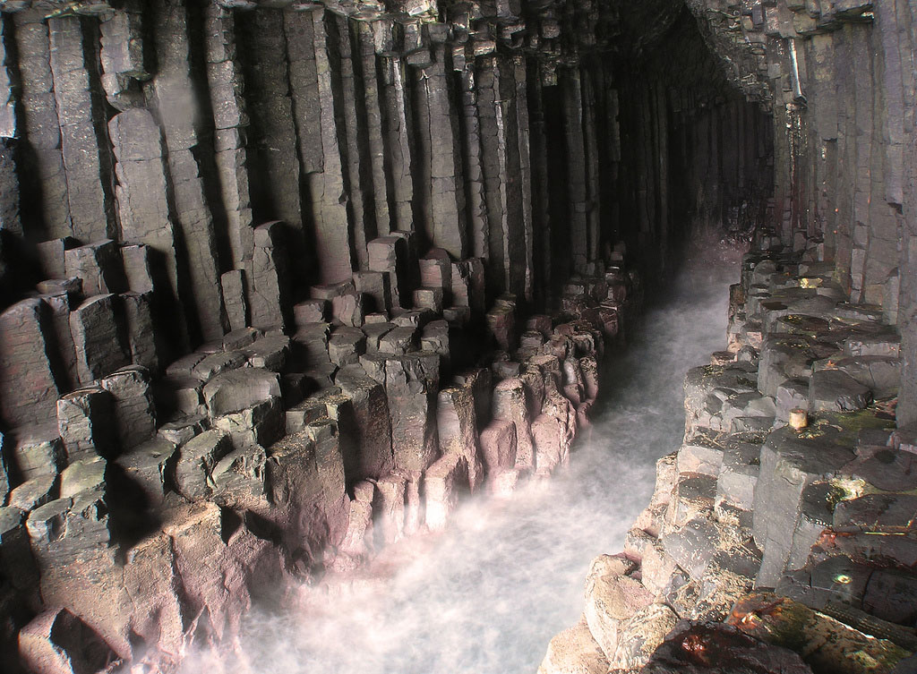 Пещера Фингала