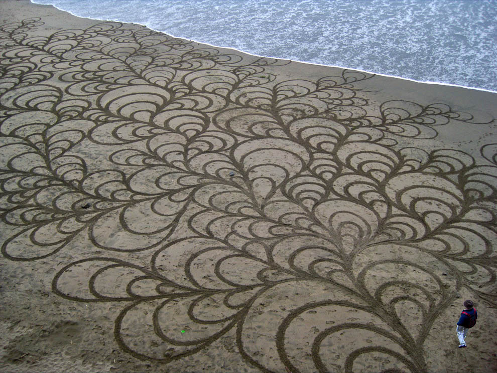Рисунки на песке