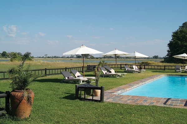 Отель Eagle Island Camp в Ботсване.