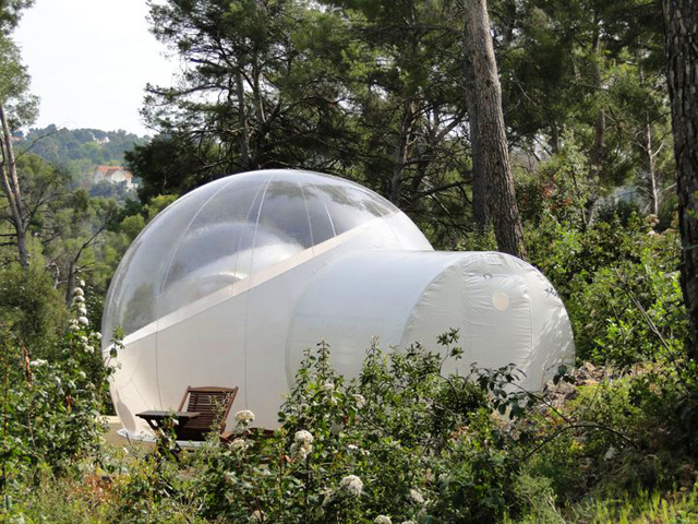 Палатка, мыльный пузырь и уютная спальня.