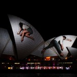 Потрясающее световое представление на крыше Сиднейского оперного театра 