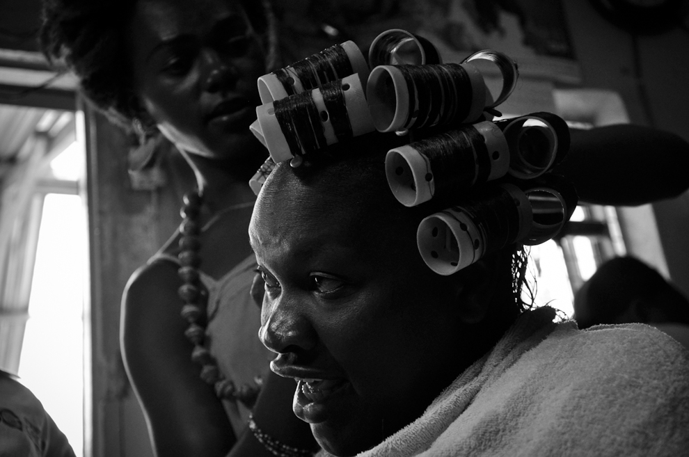 Парикмахерская в Африке