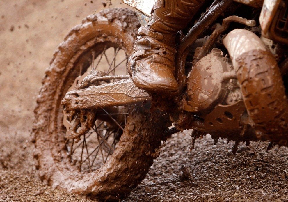 Мотоцикл в грязи