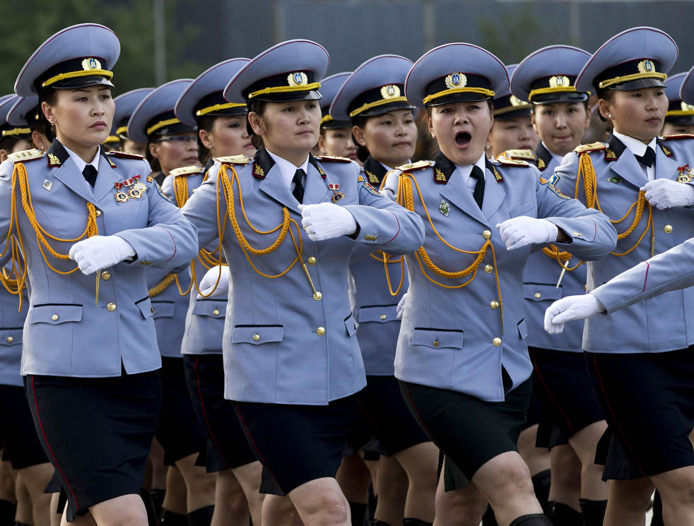Монгольские женщины-военнослужащие