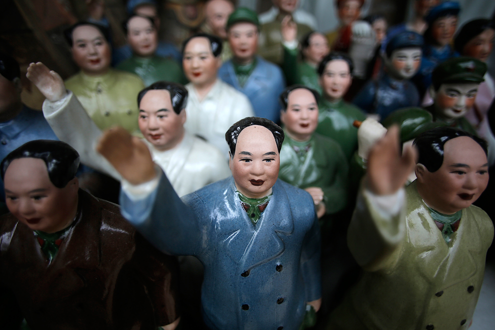 Керамические статуэтки Мао Цзэдуна