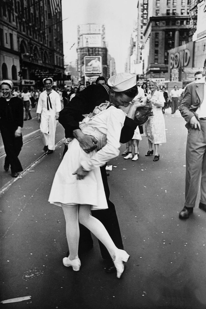 Поцелую военного времени