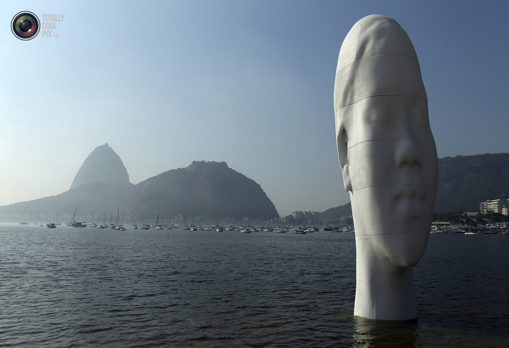 Скульптура «Алфилда» в Рио-де-Жанейро