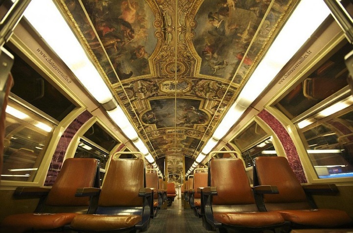 2. Вагон поезда Париж-Версаль, оформленный в дворцовом стиле.