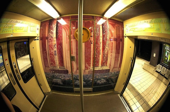 10. Вагон поезда Париж-Версаль, оформленный в дворцовом стиле.