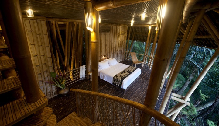 6. Дом из бамбука в балийском лесу
