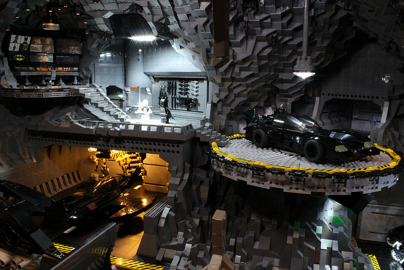 5. Пещера Бэтмена из Лего