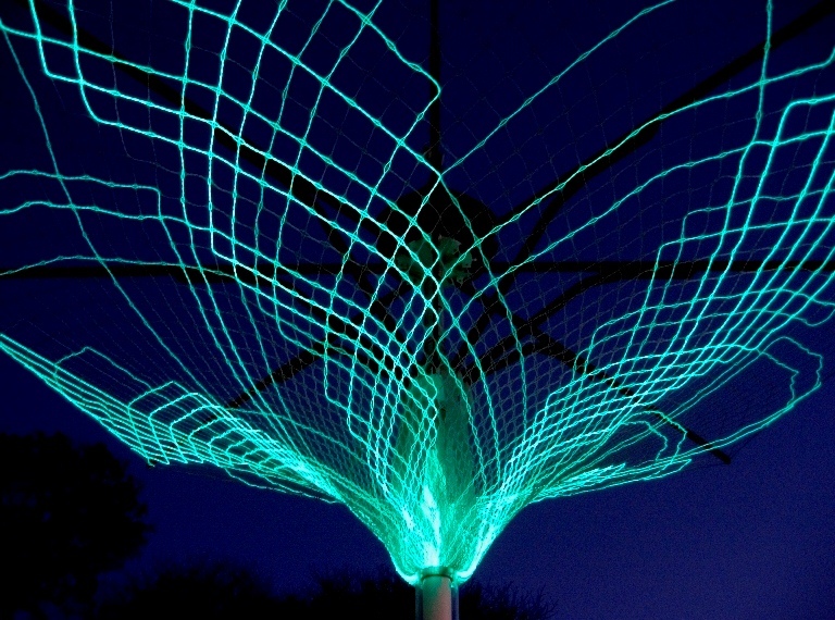 6. Энергетически автономные деревья-светильники