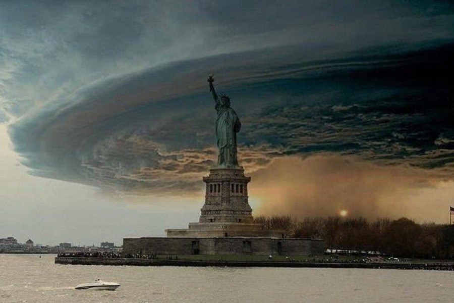 1. Вечером 29 октября 2012 года на Нью Йорк обрушился ураган Сэнди.