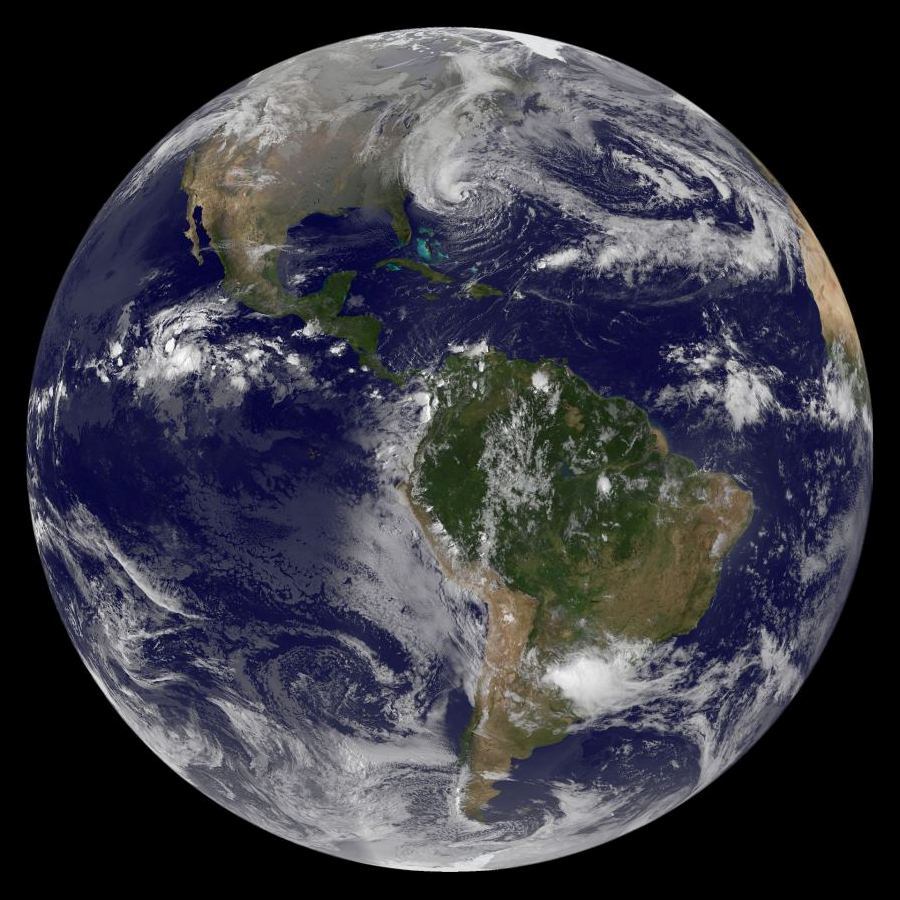 2. Фото снимок урагана Сэнди, сделанный со спутника NASA.