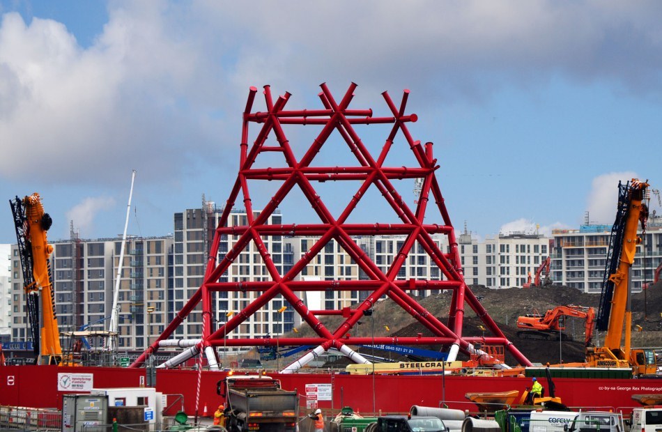 6. Возведение башни началось в ноябре 2010-го и закончилось в мае 2012 года.
