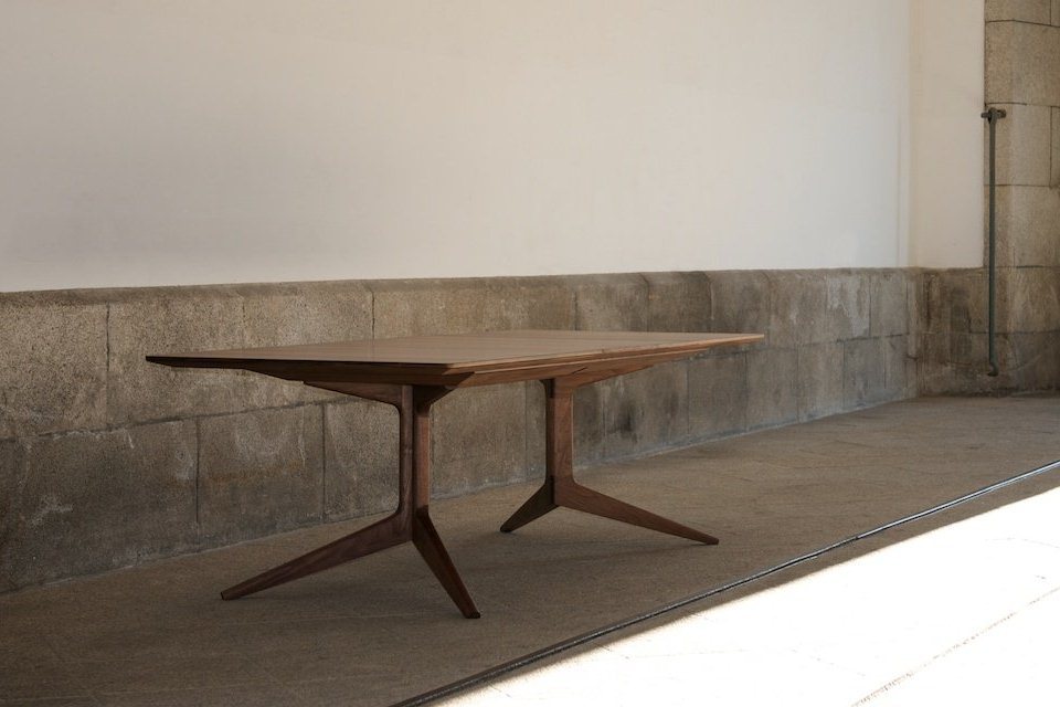 15. Прямоугольный стол «Light». Matthew Hilton Design Studio.