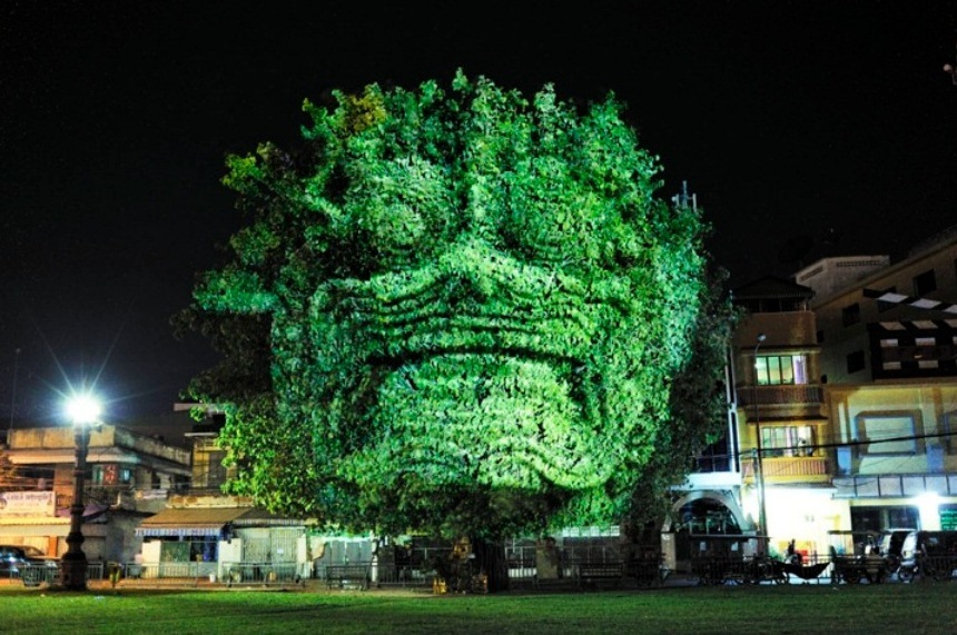 1. Световая инсталляция «Деревья Камбоджи». Автор: Клемен Брийон