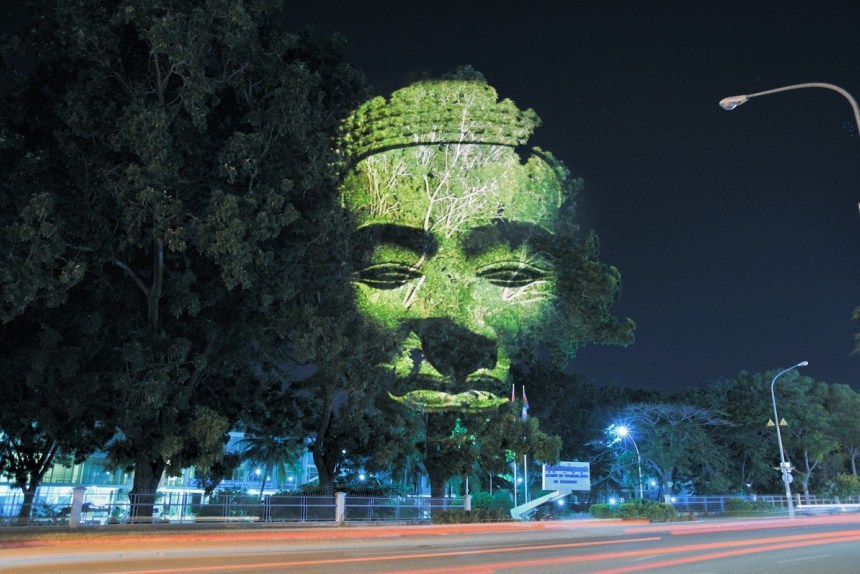5. Световая инсталляция «Деревья Камбоджи». Автор: Клемен Брийон