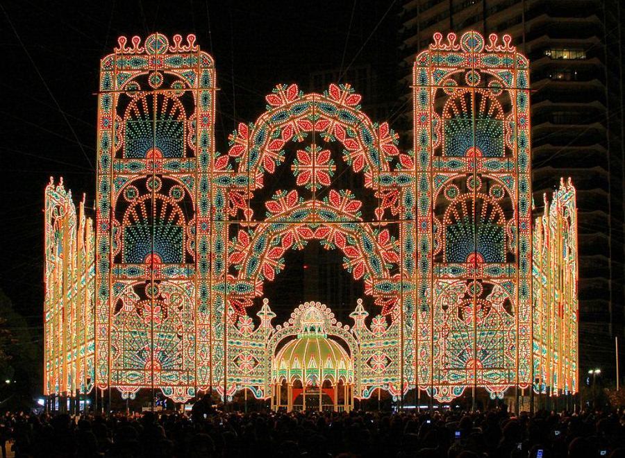 9. Фестиваль света в японском городе Кобе – символ возрождения города после разрушительного землетрясения 1995 года.