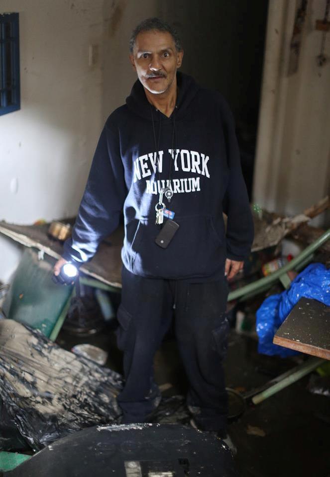 12. Жители Нью Йорка после разрушительного урагана Сэнди (Brandon Stanton)