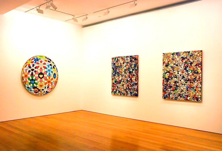 5. Выставка «Цветочки и черепушки» японского художника Такаси Мураками