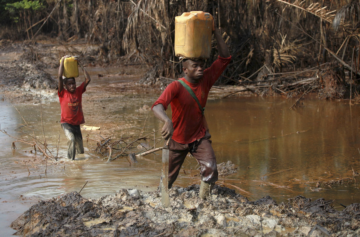 Нелегальная добыча нефти в Нигерии