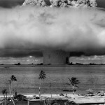 Архивные фотографии подводного взрыва атомной бомбы