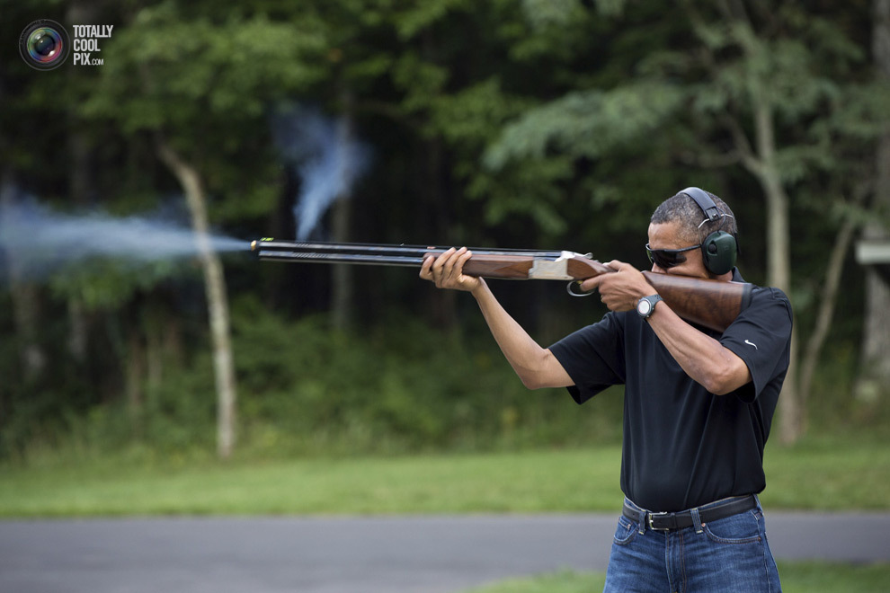 Барак Обама с оружием