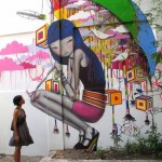 Уличный художник рисует причудливые фрески по всему миру