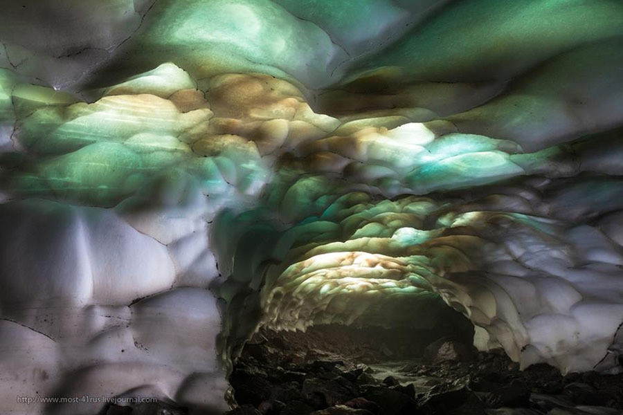 Снежные пещеры Камчатки