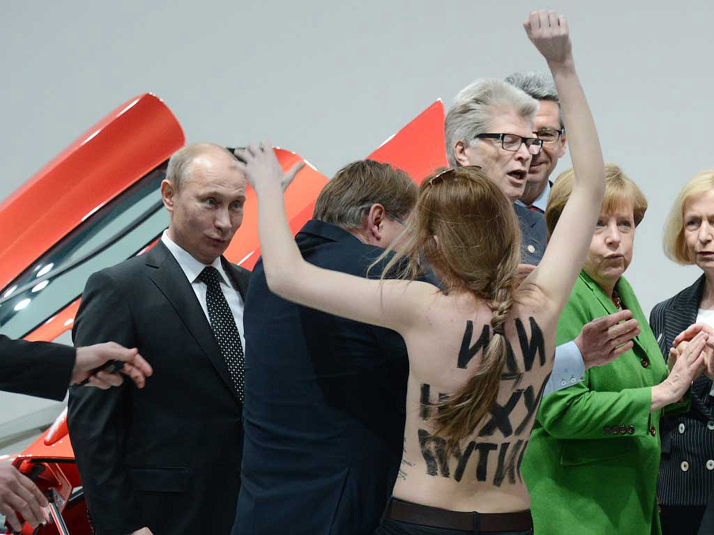 Путин и Femen