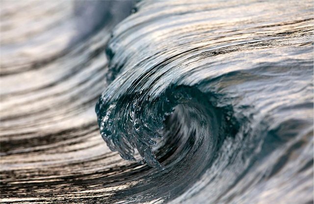 Захватывающие фотографии океанских волн