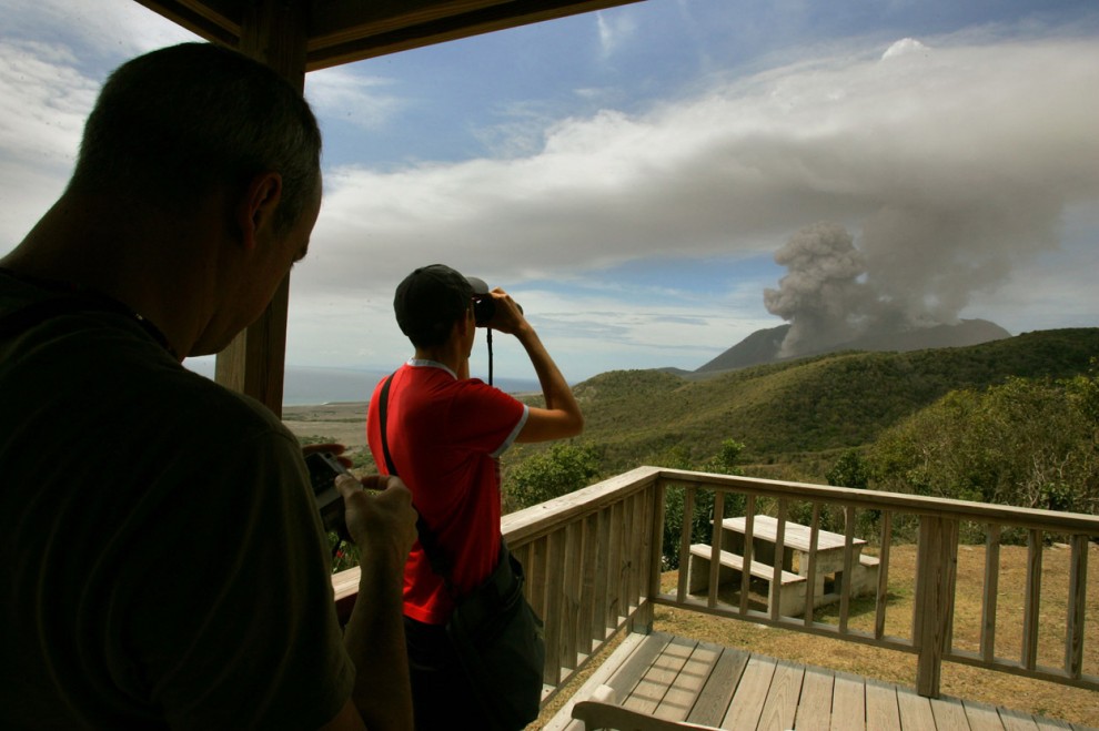 Вулкан Суфриер-Хиллс на острове Монтсеррат