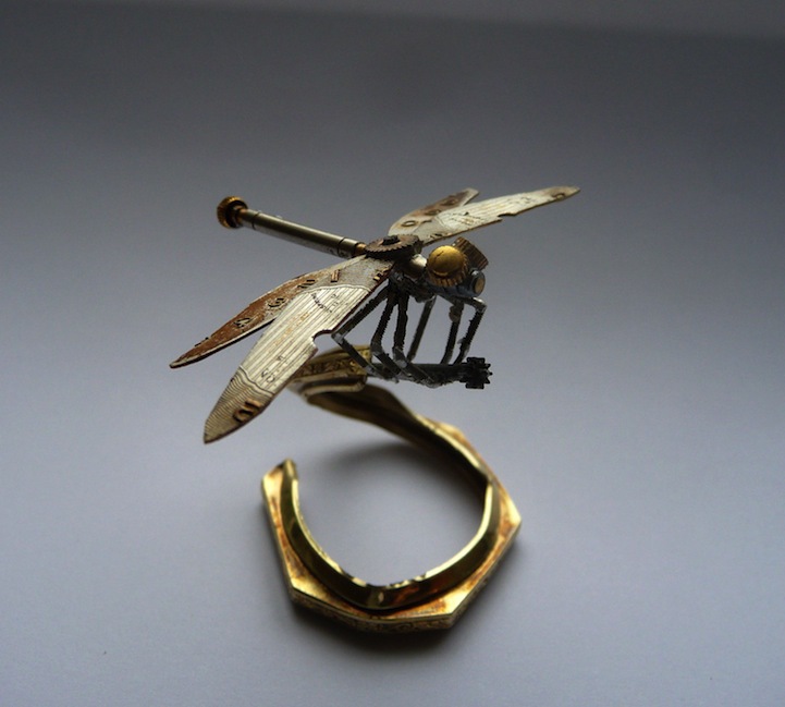 Миниатюрные механические насекомые, сделанные из деталей часов