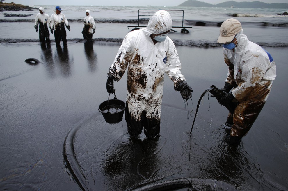 Разлив нефти в Таиланде