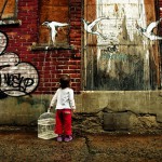 Люди и граффити в креативной фотосерии Жульена Кокентена
