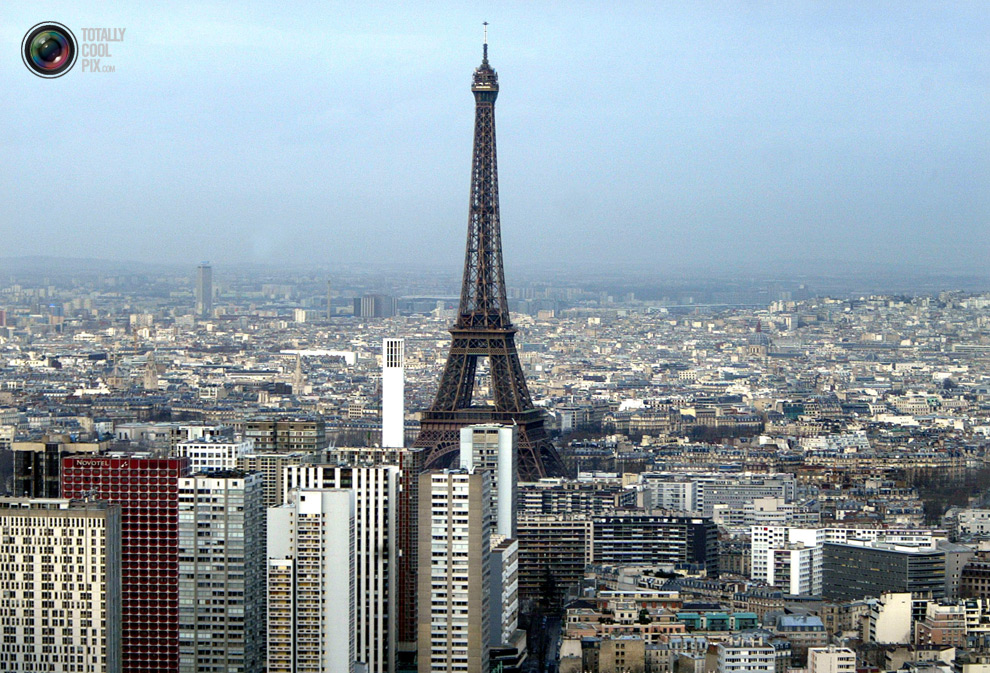 Вид Парижа и Эйфелевой башни