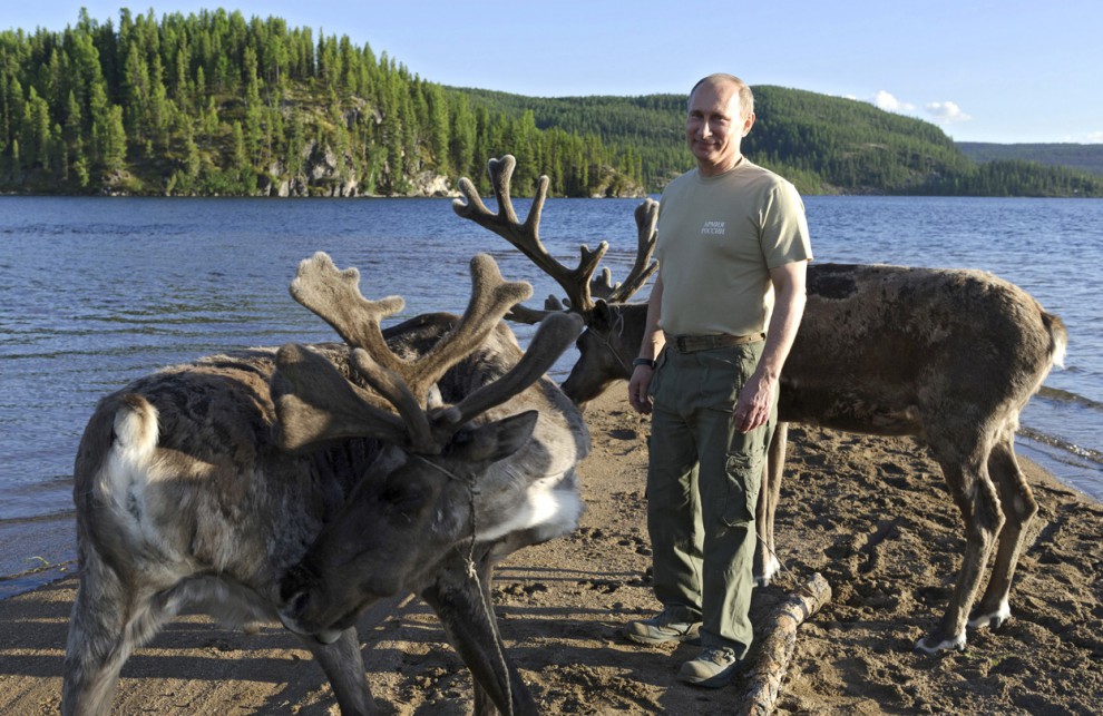 Путин с оленями