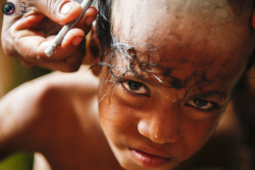 Ребенок из Мьянмы