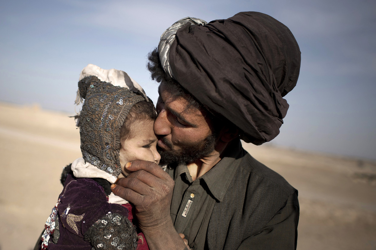 Афганец с дочкой